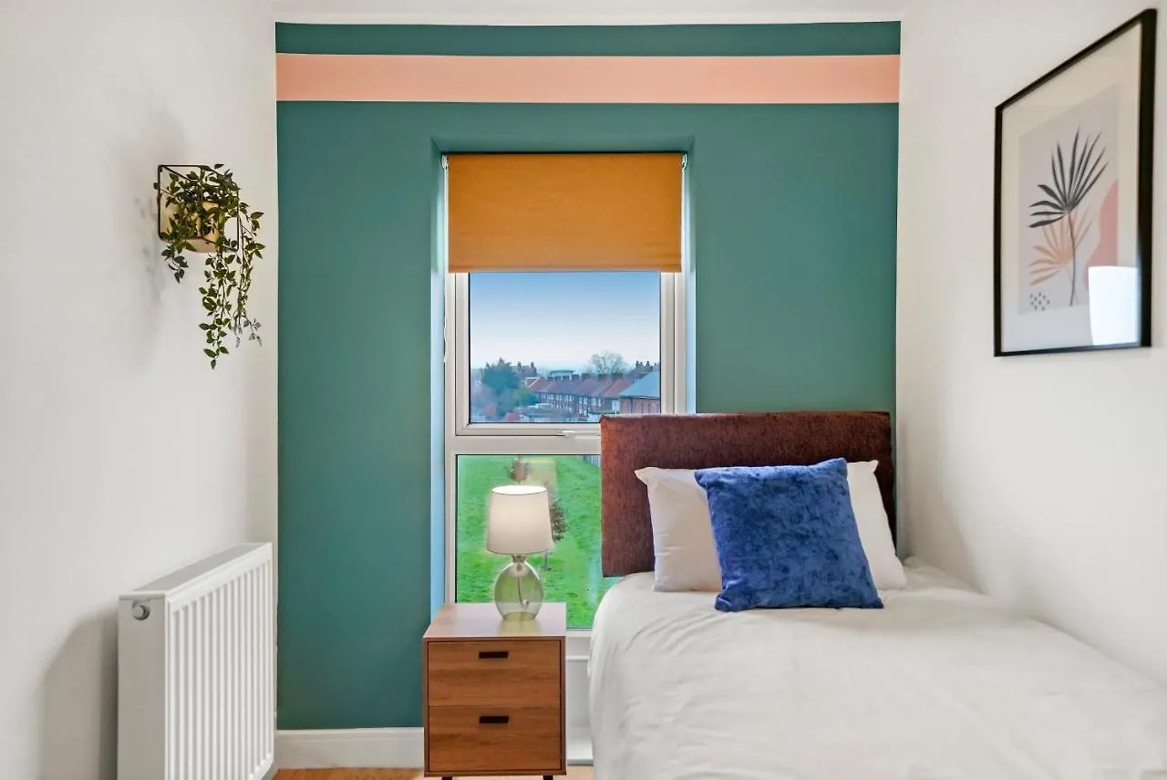 East London Townhouse Sleeps 7 With 1 Parking Space Goodmayes
